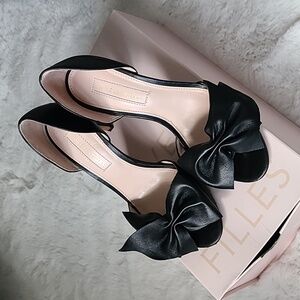 ** Last Chance Sale ** AVEC LES FILLES Bow Heels Sz 7m